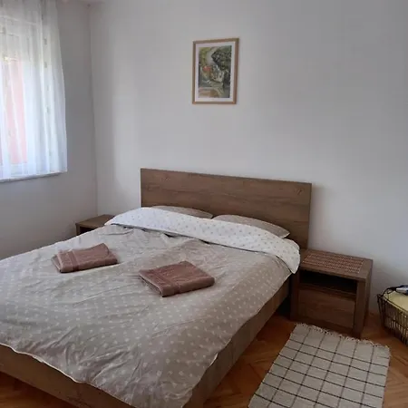 Apartment Bregovi *